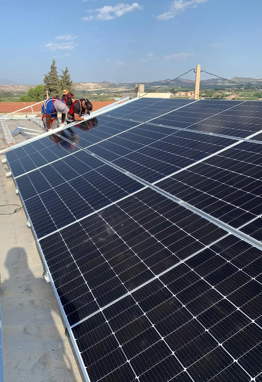 Melcamur - Fotovoltaica industrial, reduce el coste energético de tu nave con autoconsumo industrial