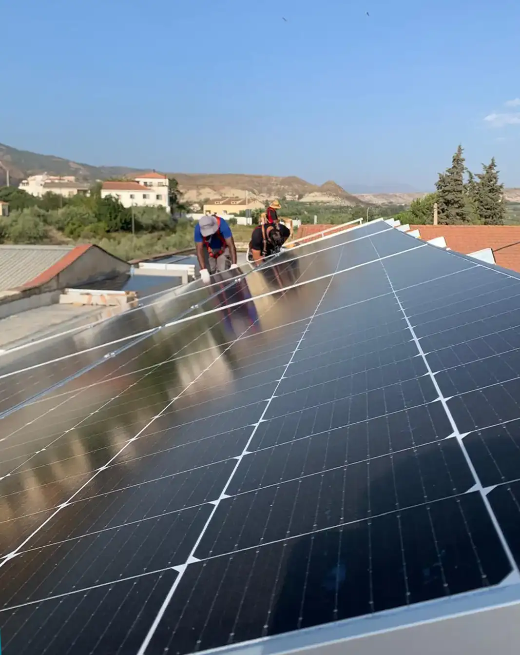 Melcamur - Fotovoltaica industrial, reduce el coste energético de tu nave con autoconsumo industrial